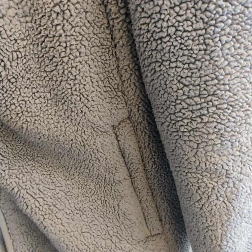 The North Face Women's Osito 2 Jacket - Grey Silken Sherpa Fleece - Picture 9 of 16